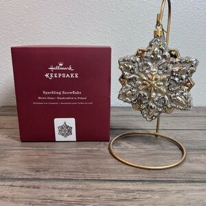 Hallmark *NEW* 2016 “Sparkling Snowflake” ~Blown Glass ~Christmas Ornament